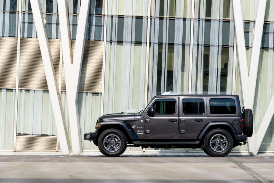  Jeep Wrangler Unlimited Sahara (JL) 2018 года  (WW) (фото 2 из 31)